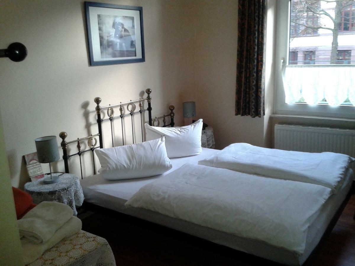 Acasa Bed & Breakfast Frankfurt am Main Kültér fotó